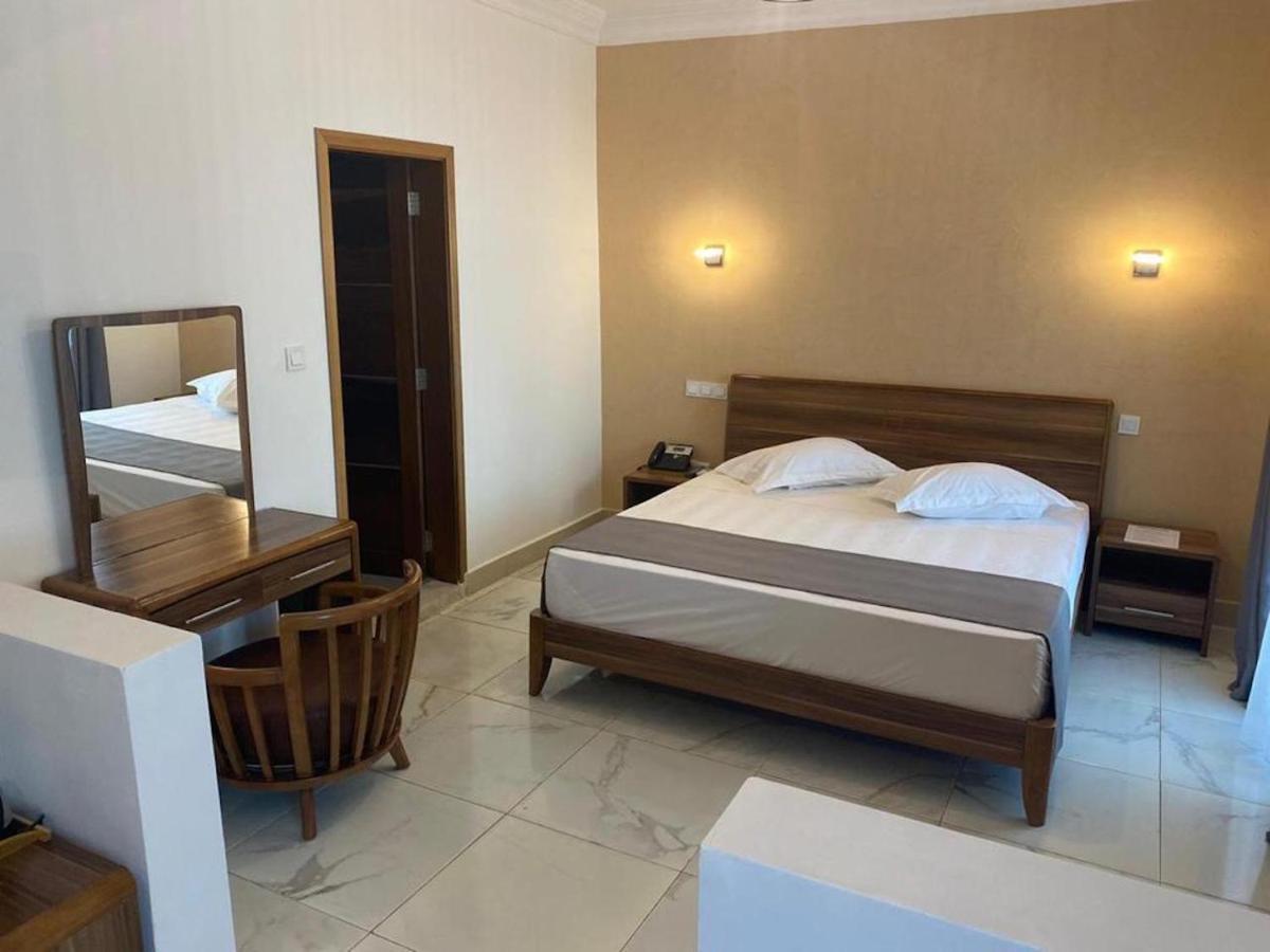Hotel Residence La Corniche Дакар Екстер'єр фото